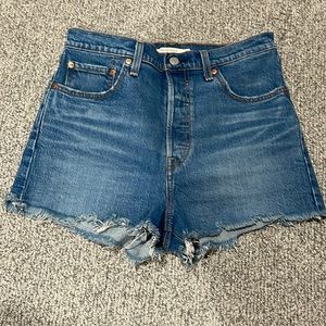 Levi’s Ribcage Shorts